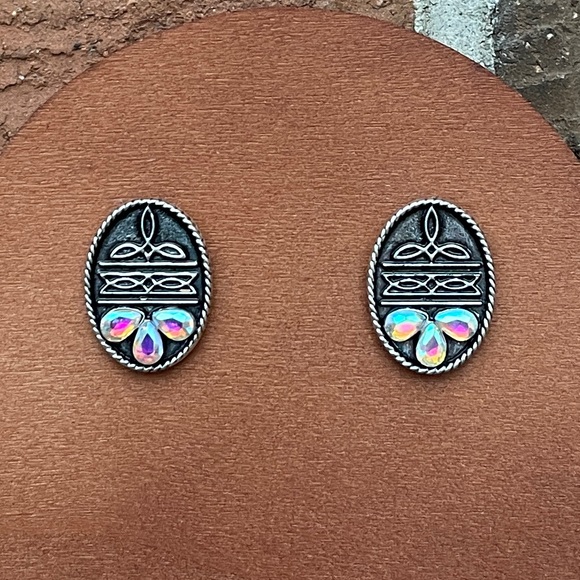 Red Saguaro Trading Post Jewelry - 🚫Sold🚫Boot Stitch Concho Earrings with Rhinestones